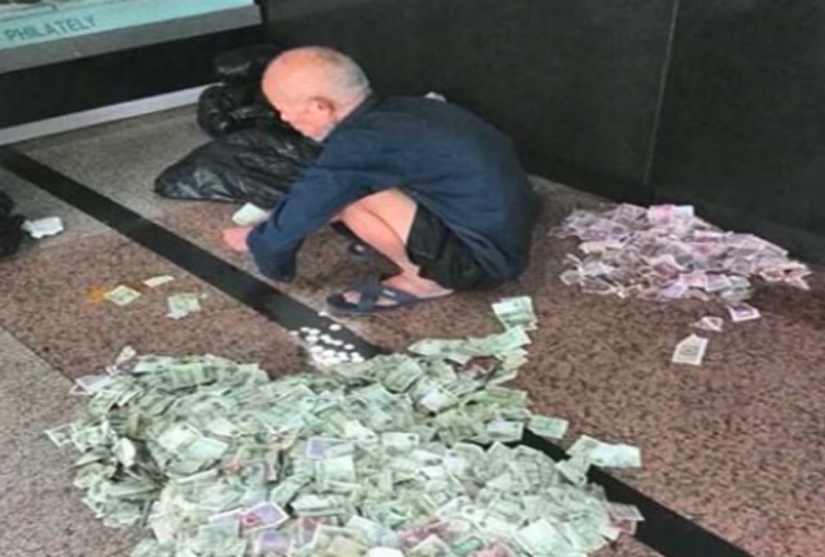 China richest beggar earns lakh a month 