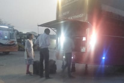 illegal bus stand is running near rto office lucknow