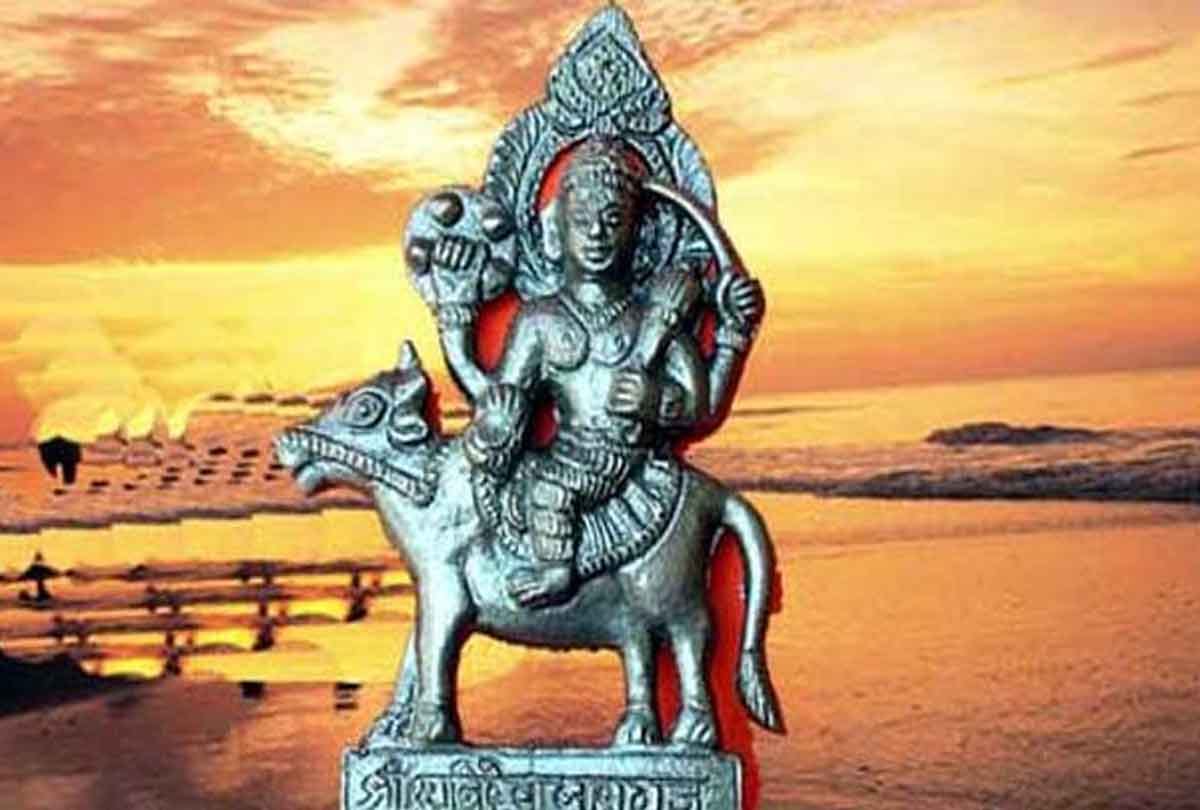 Shani Pradosh fast on Saturday
