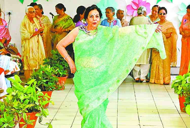 senior citizen ladies club fashion show in chandigarh