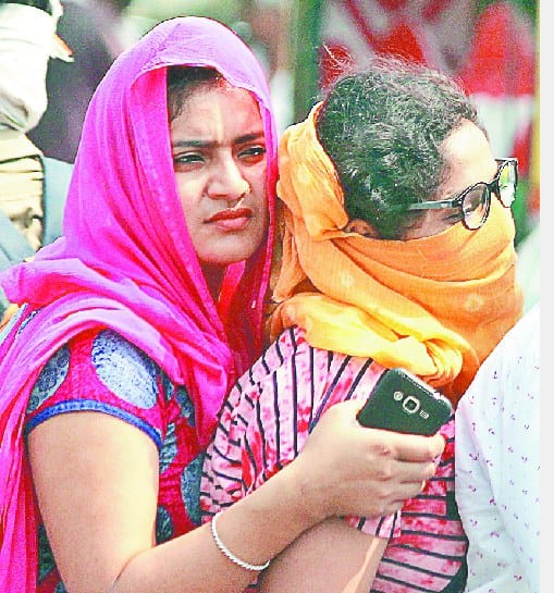 raahat nahi aasaar