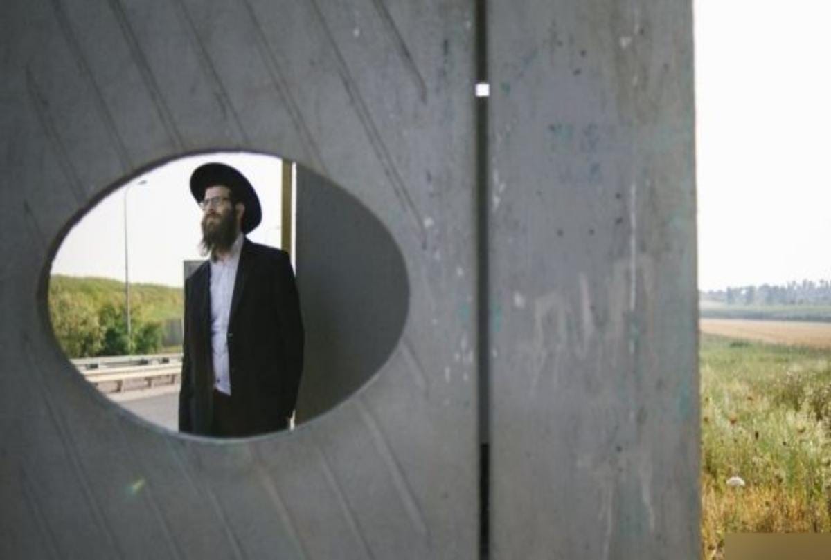It is common to travel by taking lift in Israel