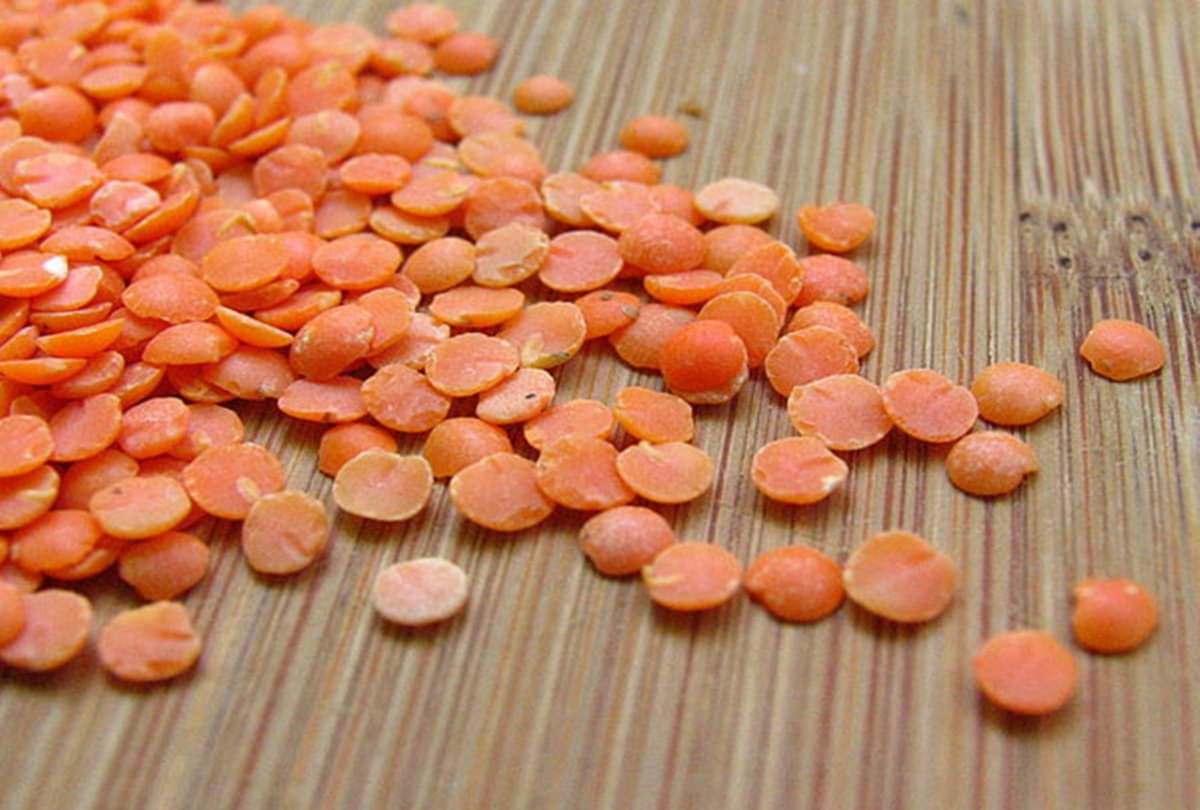 want get rid of early aging signs on face use split red lentil face pack