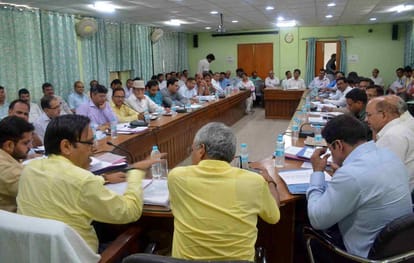 varanasi ten government doctors charged for private practice