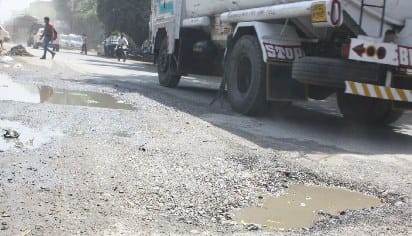 Yogi ji roads is in worst condition in Budaun 