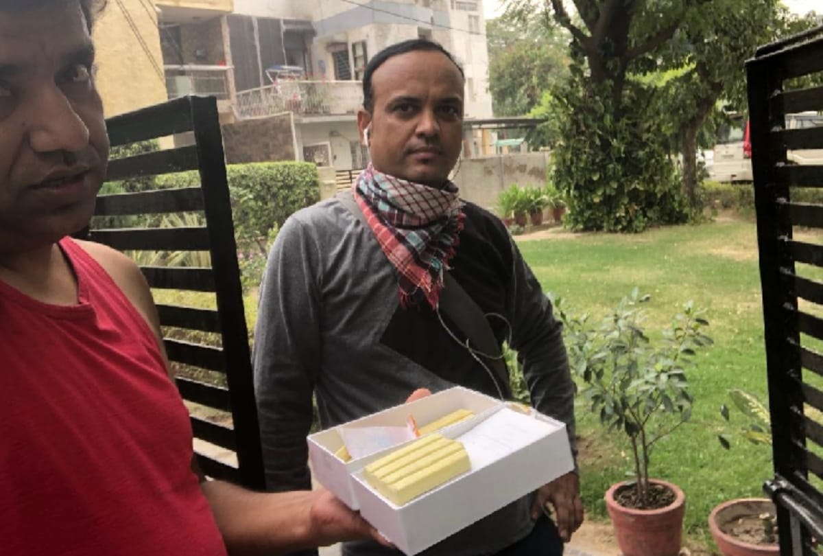 man ordered redmi note 4 from flipkart, after opening saw soap in it, lodged complaint
