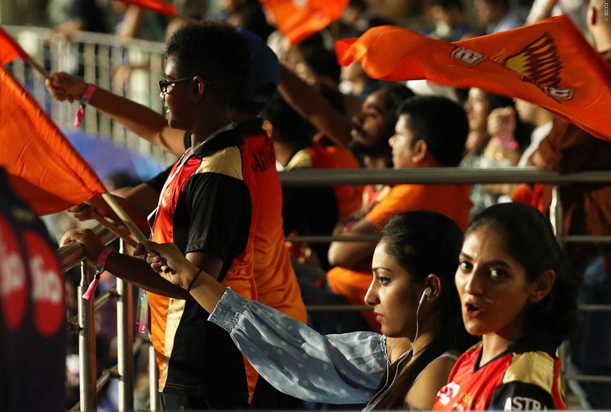 Rashid khan played superb innings in last overs against KKR, Fans started praising on twitter