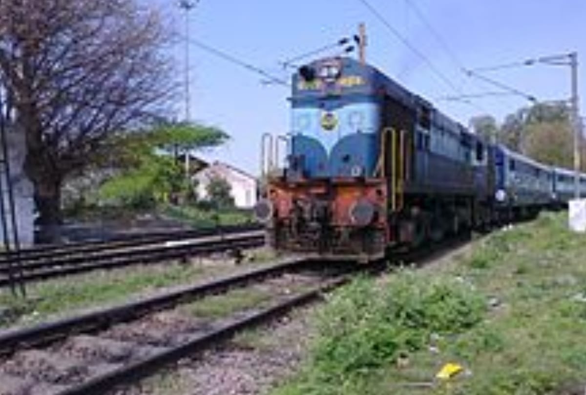 Railway recovered 10 lakh rupees fine from passengers in lucknow