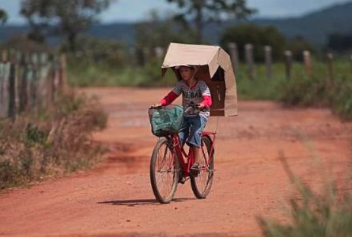 Brazil Araras village people do not go out in sun light 
