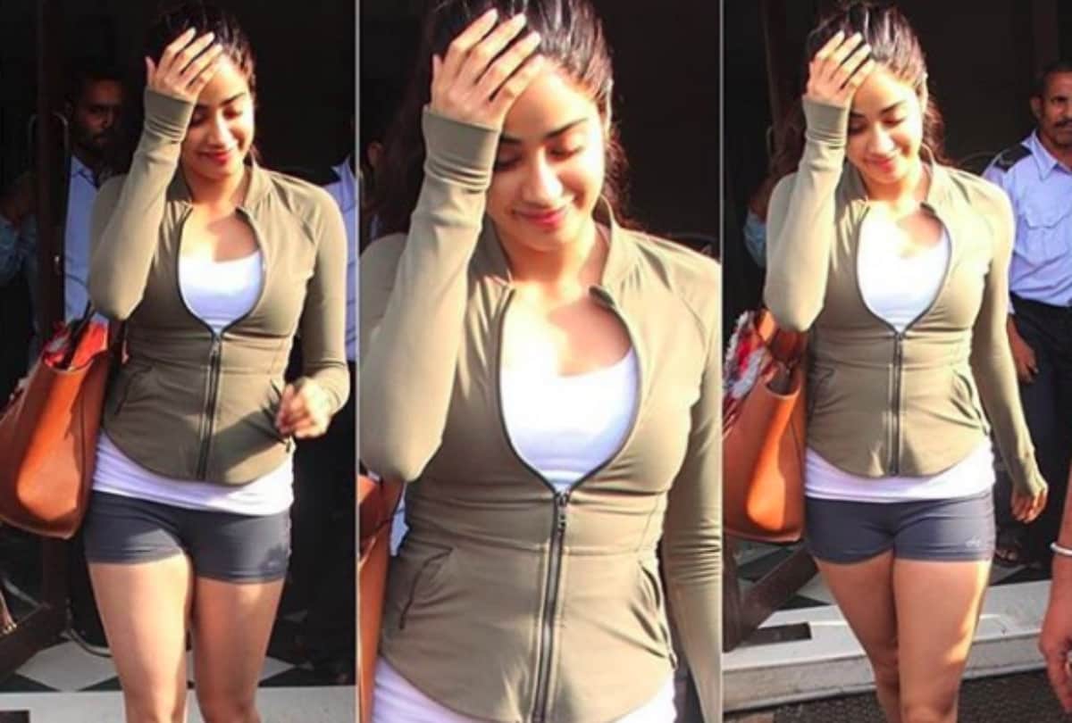 janhvi kapoor spotted at restro in bandra