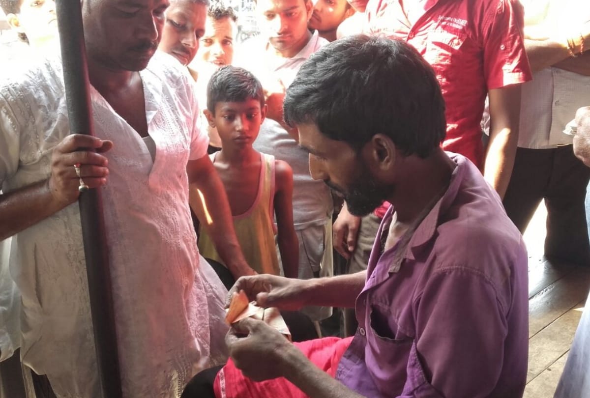 thief threw a traveler into the well in bahraich