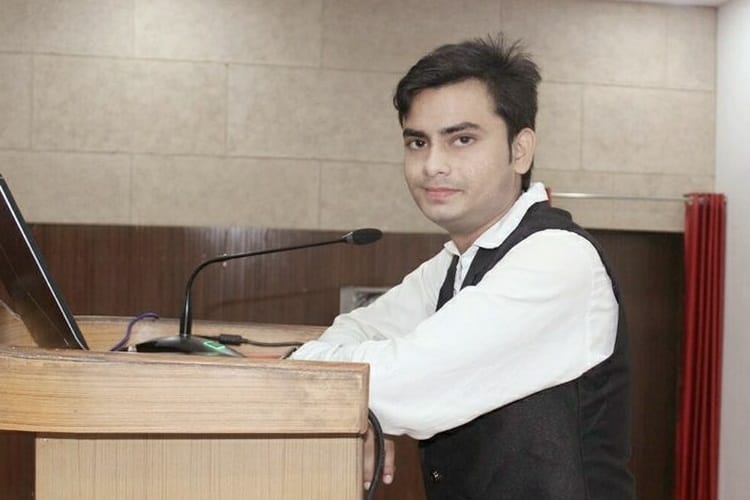 B.Tech student of lucknow made swadeshi social media platform