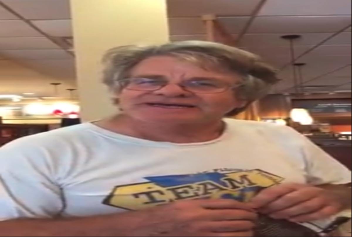 Video viral of a Australian man who is speaking Bhojpuri 
