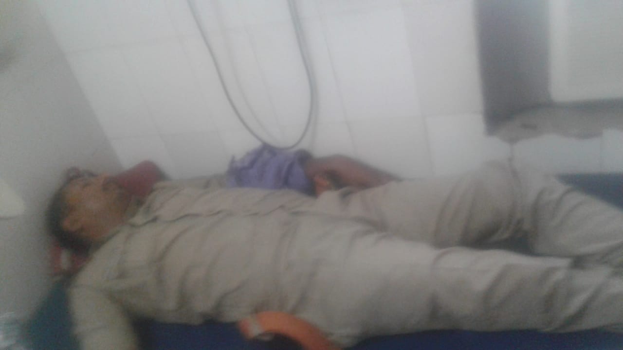 Two gangaster injured in police encounter in azamgarh