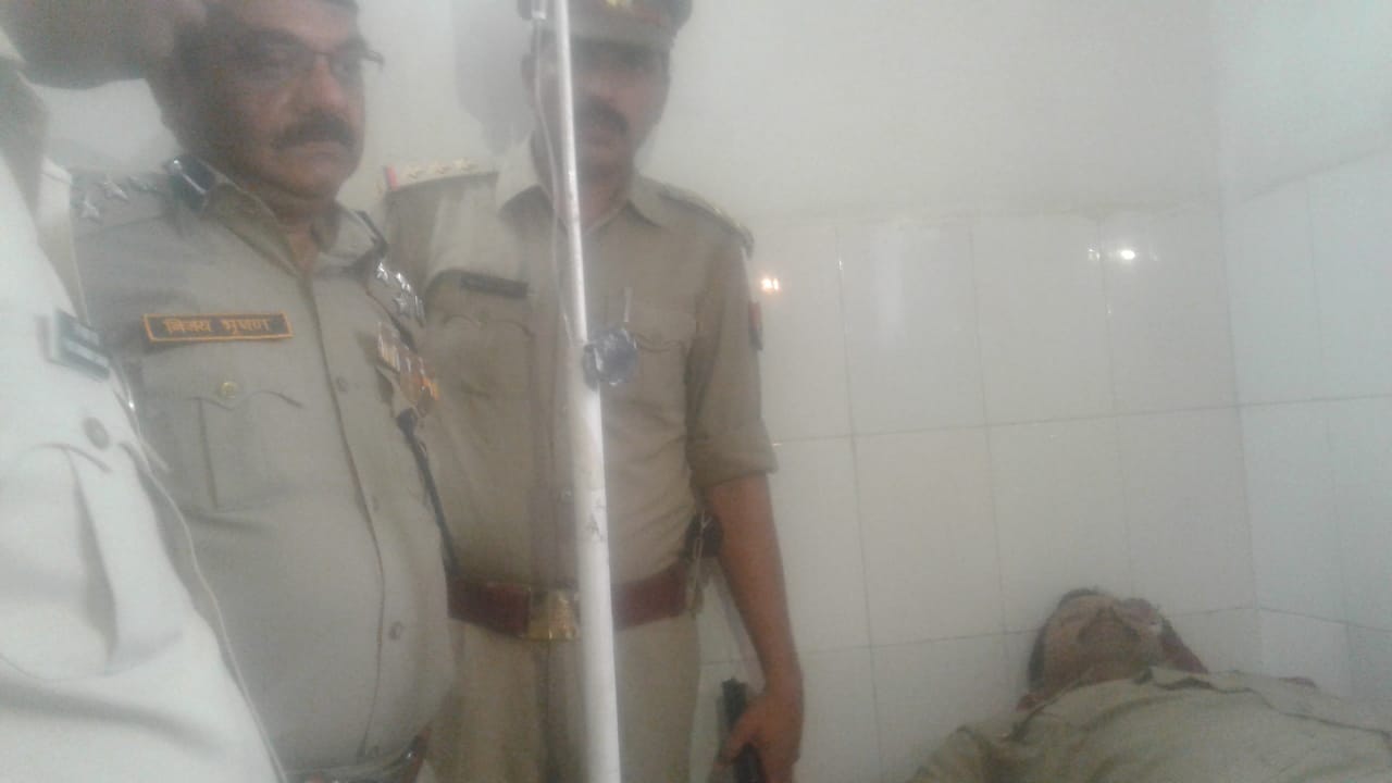Two gangaster injured in police encounter in azamgarh