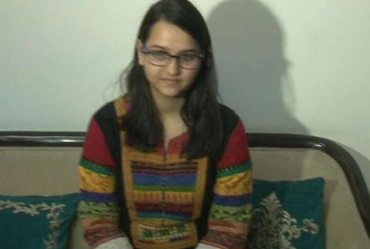 supriya kaushik got third rank in cbse all india result