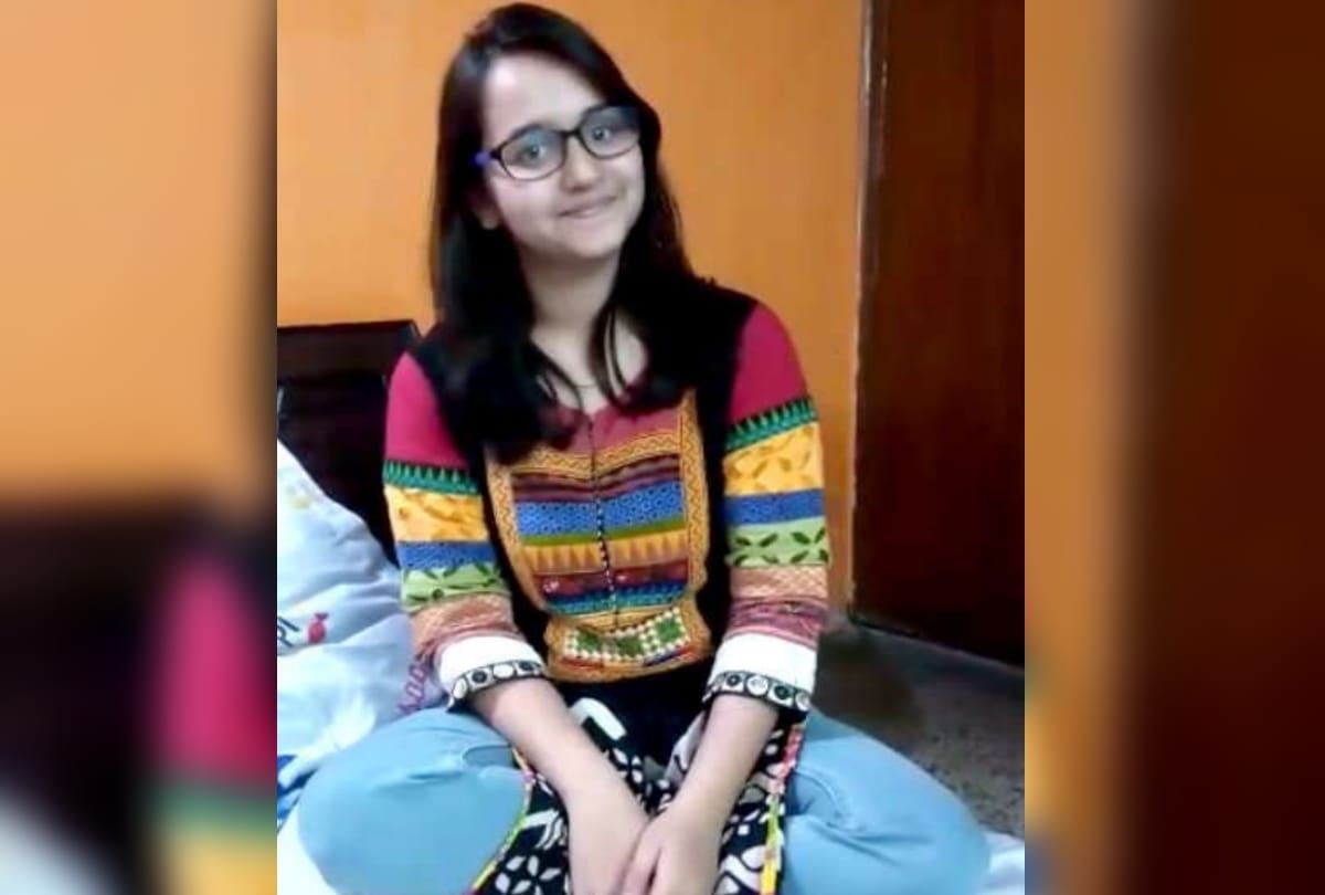 supriya kaushik got third rank in cbse all india result