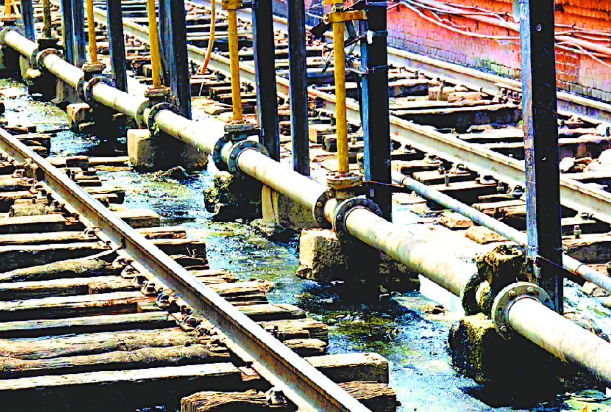 Charbagh is the ninth most dirty railway station in the country