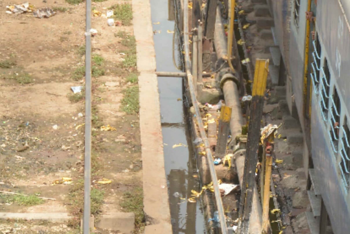 Charbagh is the ninth most dirty railway station in the country