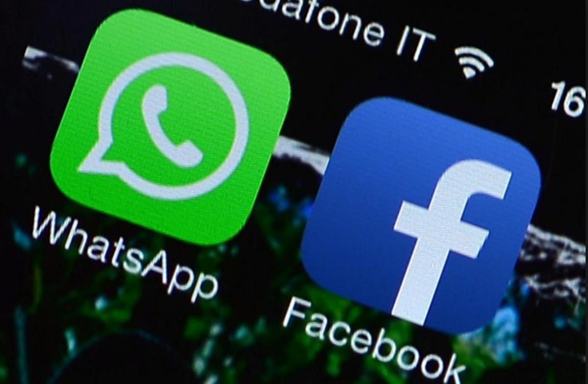 facebook and whatsapp down worldwide including India, Reason not clear