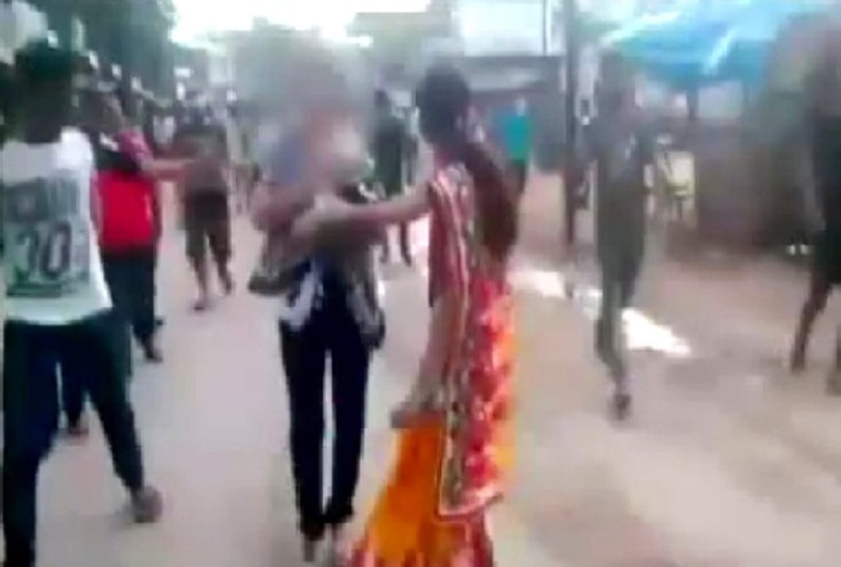 A woman caught her husband with his girlfriend In Gurugram