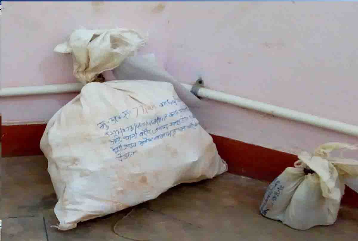 Two women arrested with 74 quarters of liquor