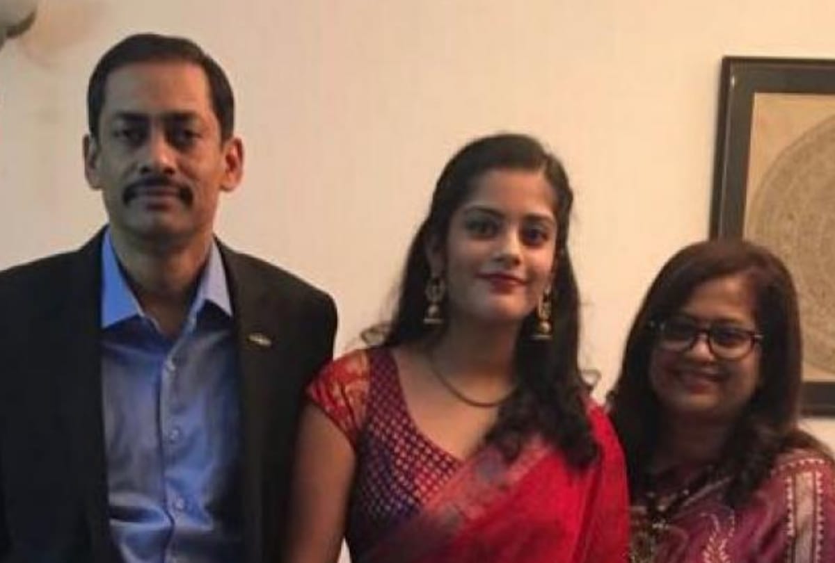 Meghna srivastava top rank in all india in CBSE board result