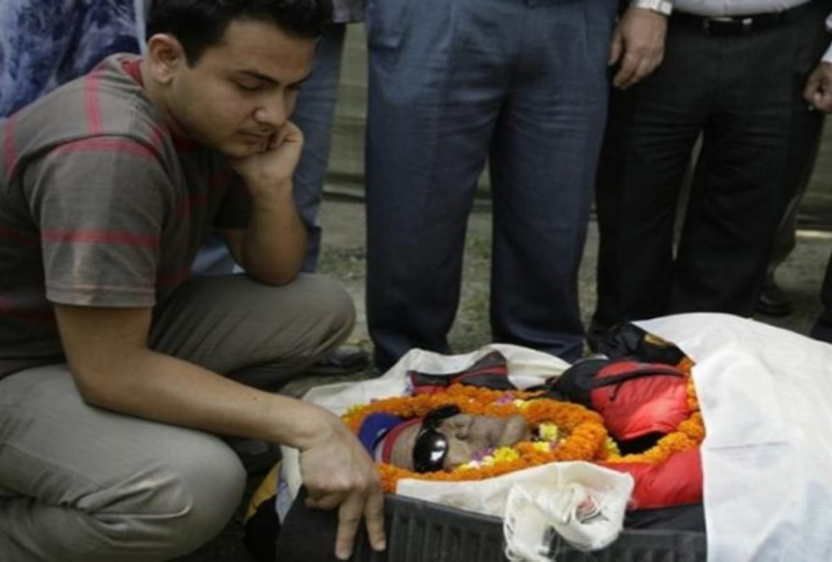 Dead Bodies On Mount Everest Are Landmark For Trekers