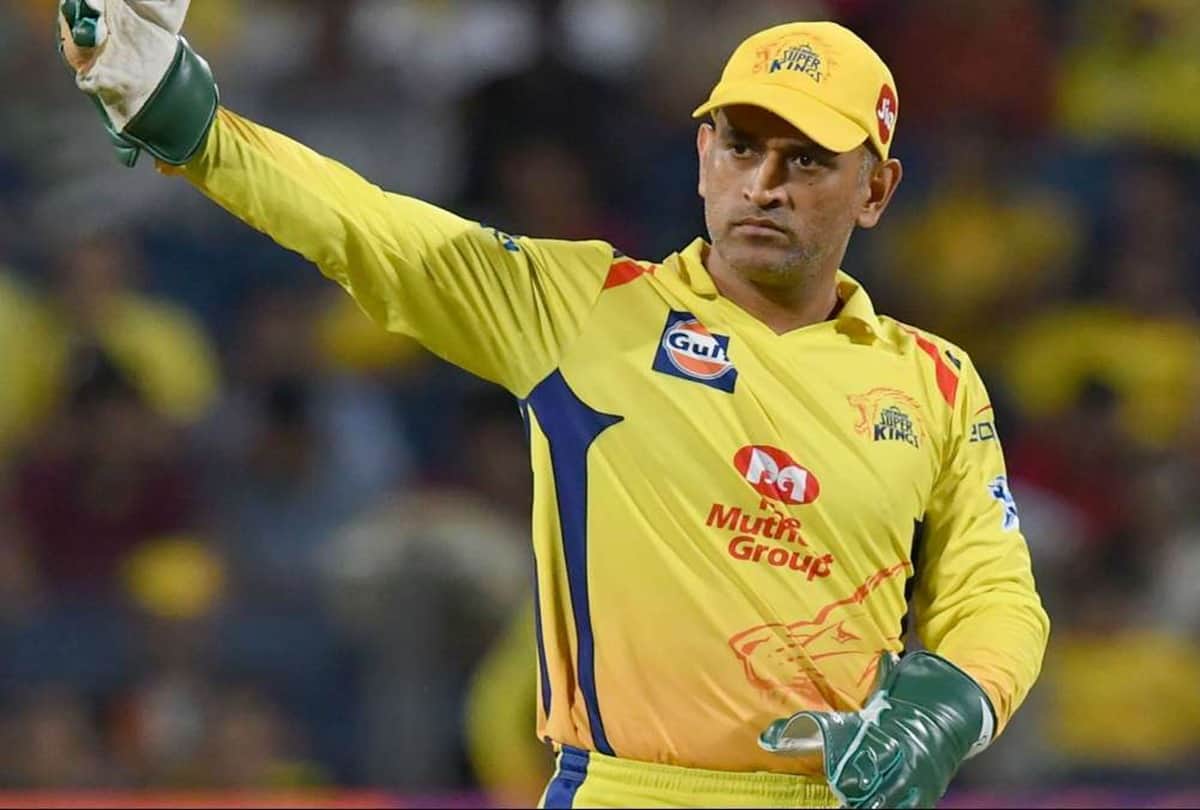 ms dhoni and dwayne bravo have a race during practise