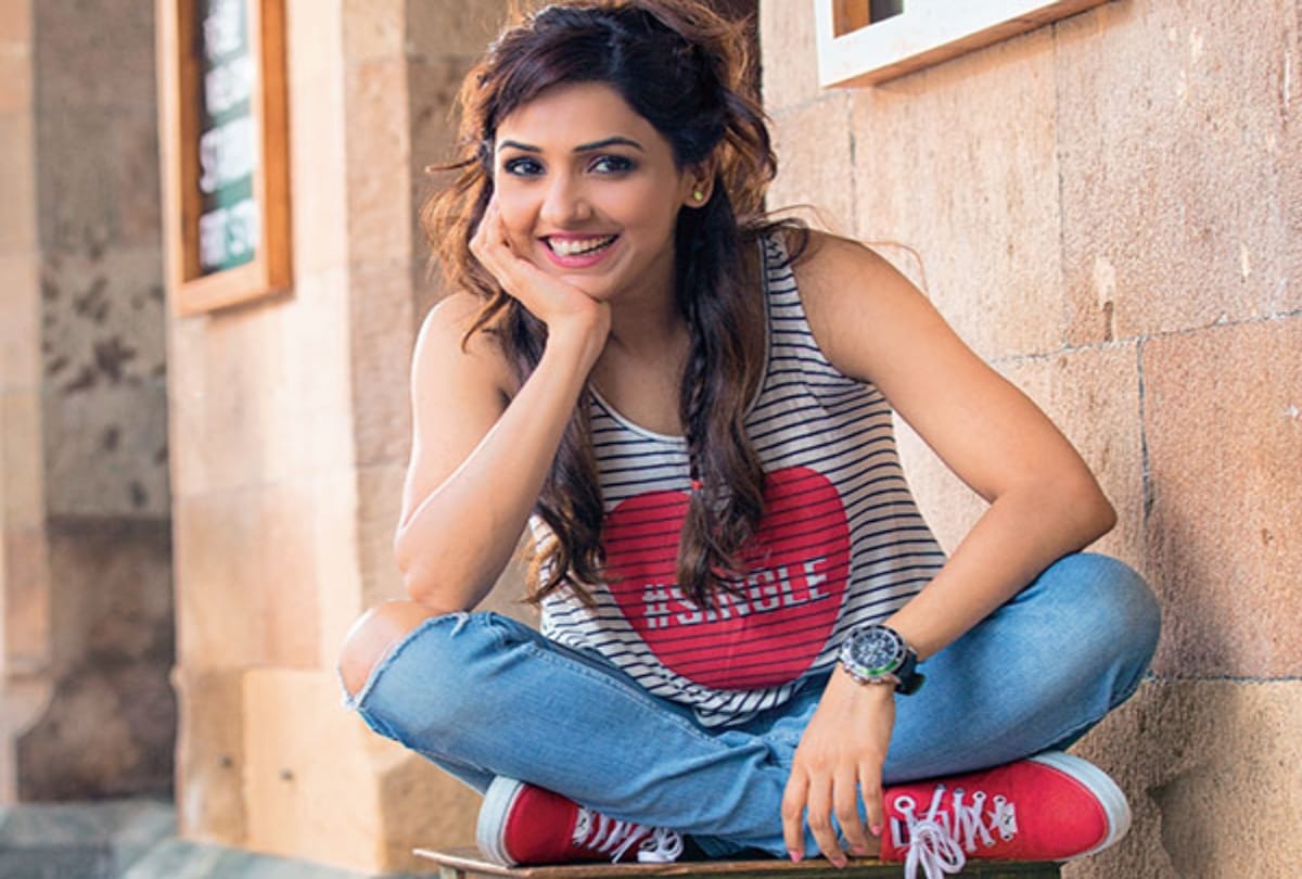 6 beautiful singer who can become an actress in bollywood