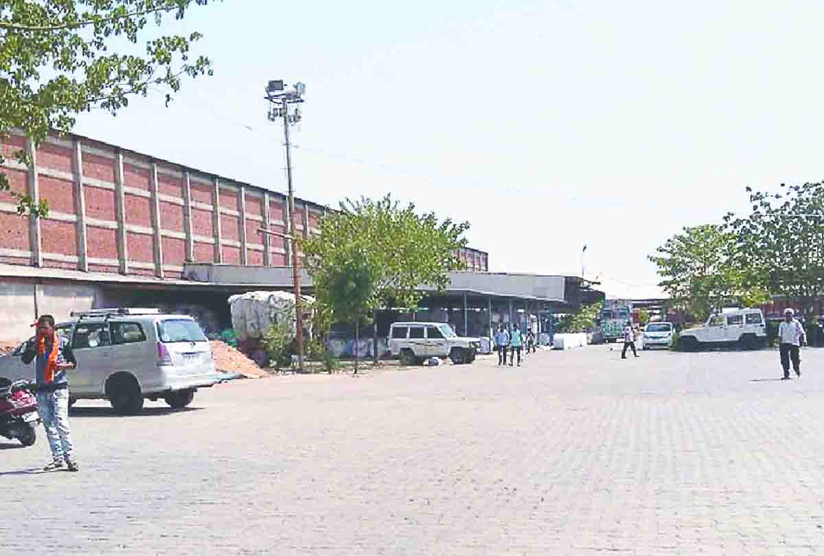 GST raids in bajaj paper mill unnao