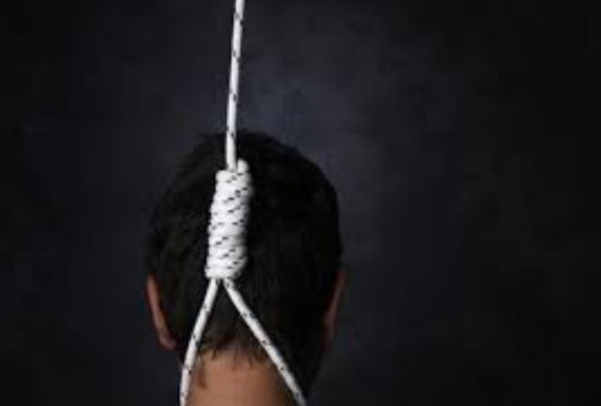 businessman of lucknow committed suicide
