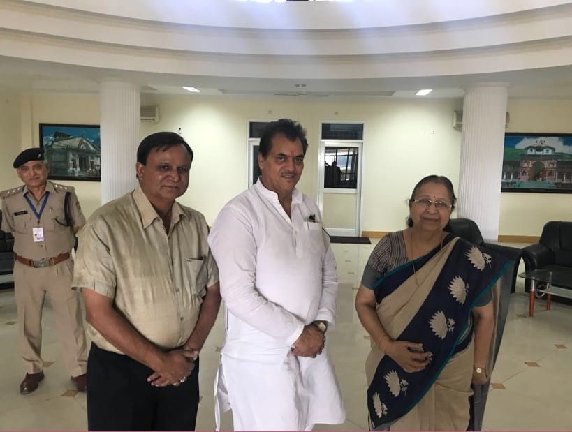 Lok sabha speaker sumitra mahajan arrives dehradun for cpa meeting