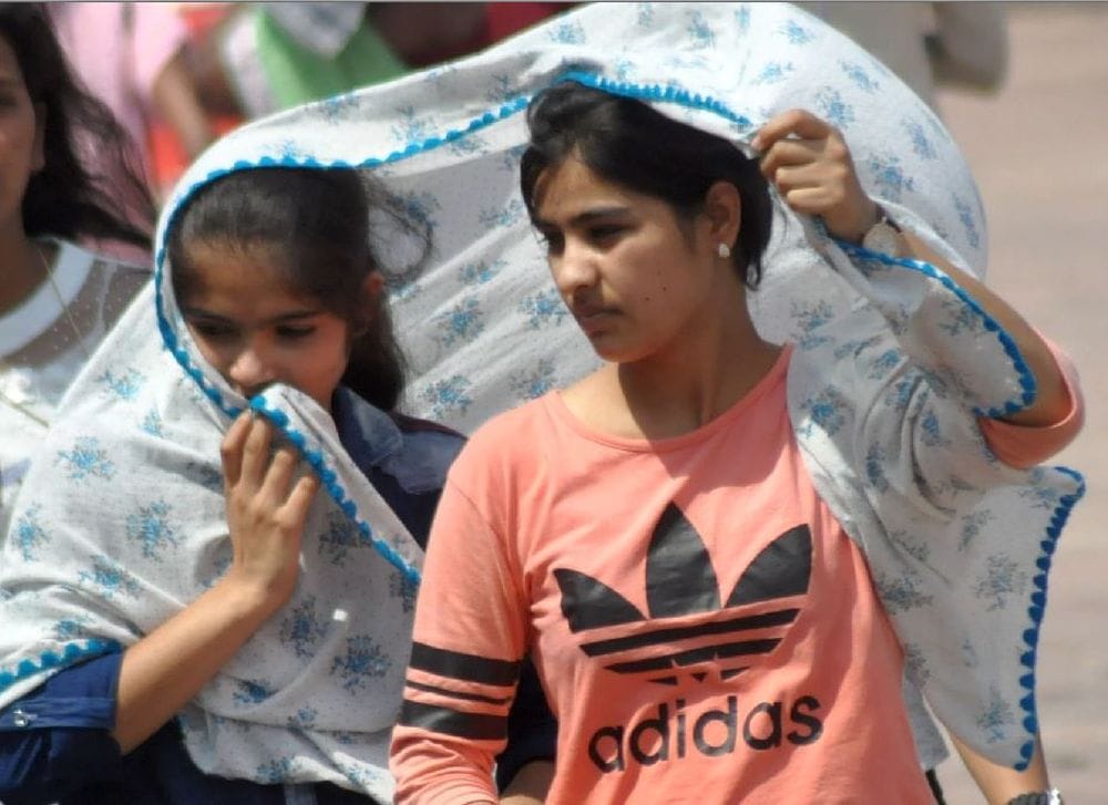 Pratapgarh: April was the coldest month of the decade, summer disappeared