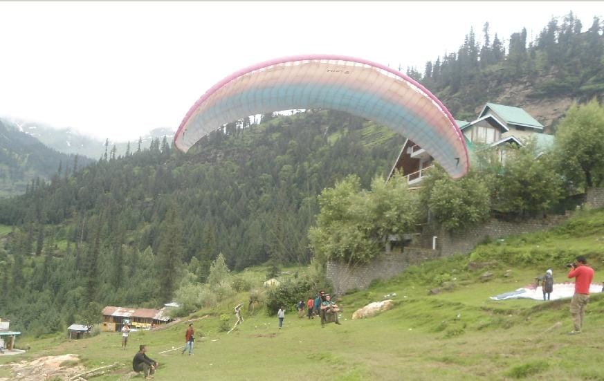 मनाली की वादियां सैलानियों से गुलजार