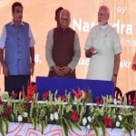 ईस्टर्न पेरिफेरल एक्सप्रेस-वे का उद्धाटन करते पीएम मोदी