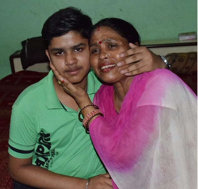 Father emotional after hear son become uttarakhand board topper photos