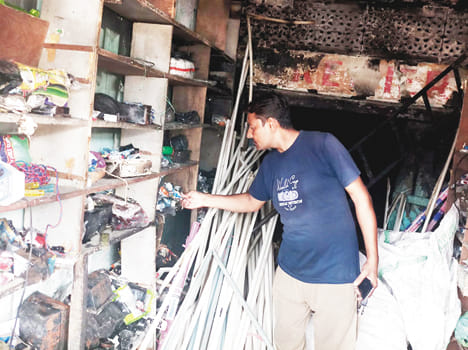 Warehouse and shop Fire, loss of millions