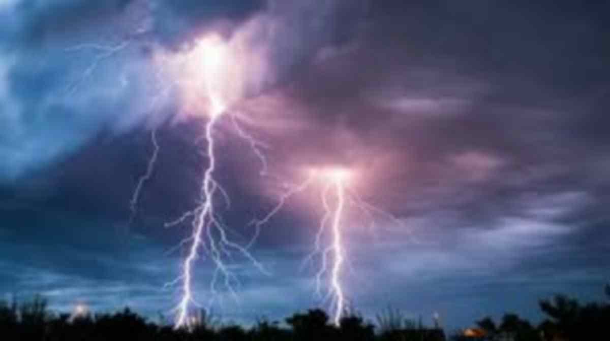 Two sister died due to lightning in sonbhadra