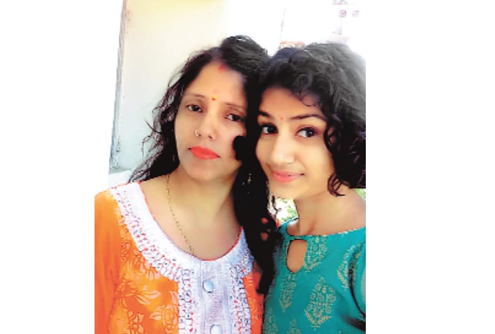 CBSE result lucknow topper.
