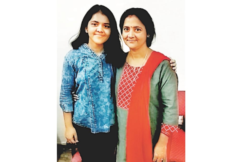 CBSE result lucknow topper.