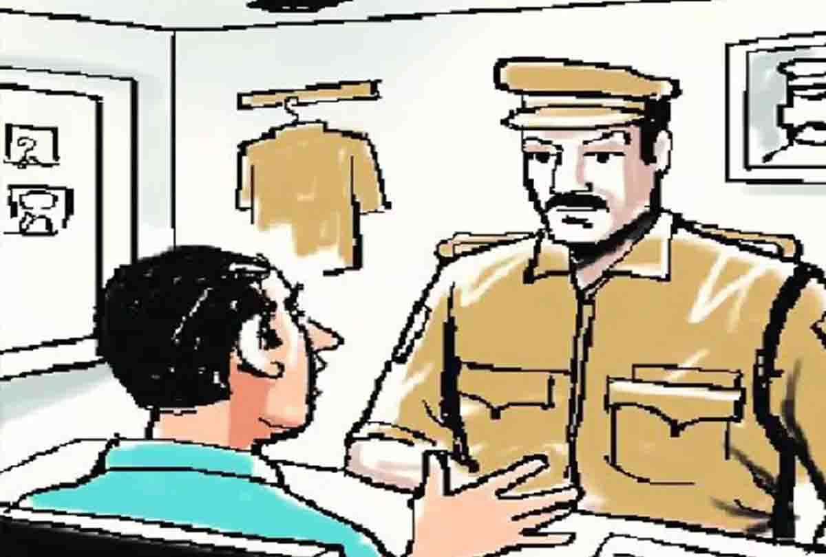 FIR against sixteen policeman in kanpur