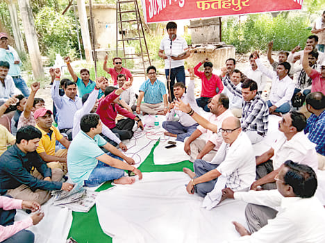 The power cut across the district, people boiled for eight to eight hours