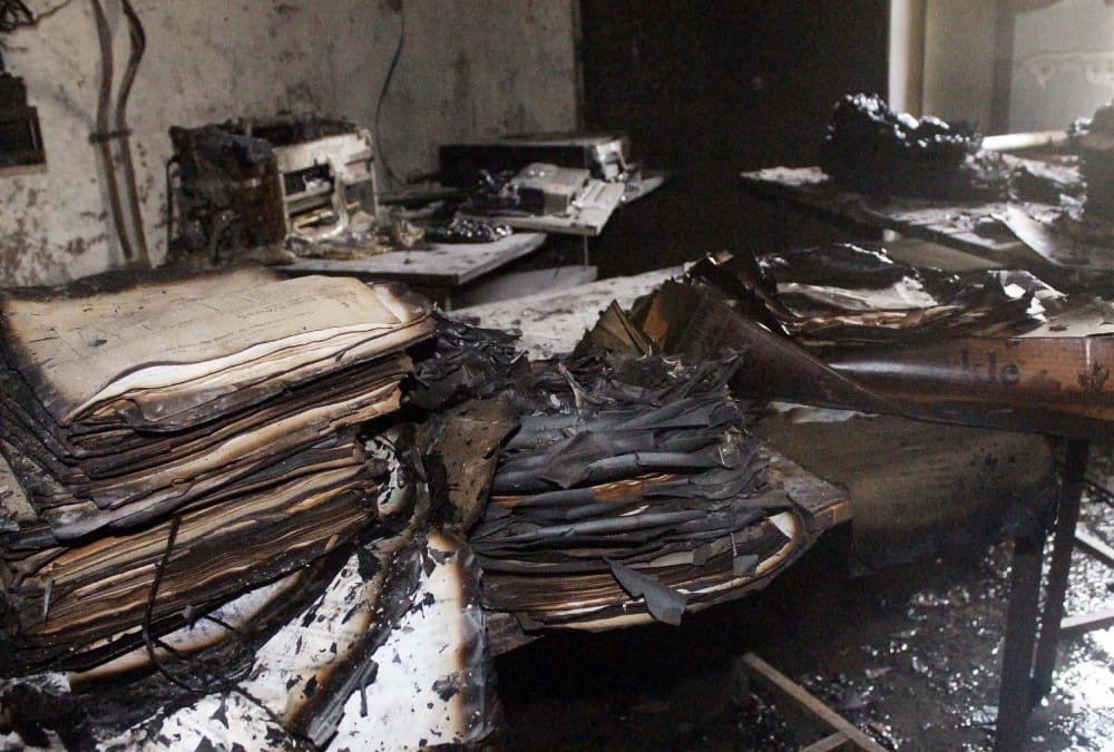 fire in income commercial tax office in lucknow.