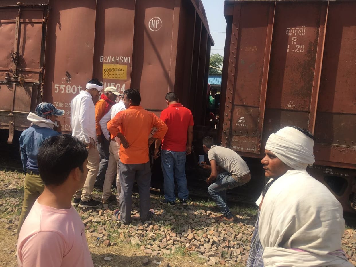 Goods train brakes malfunction on Howrah Delhi route near pddu nagar  up line disrupted to 8 hours
