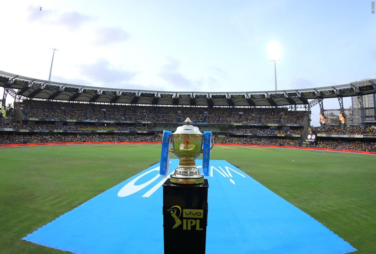 IPL final: Chennai super kings player Dwayne bravo becomes most runs conceded bowler in a season