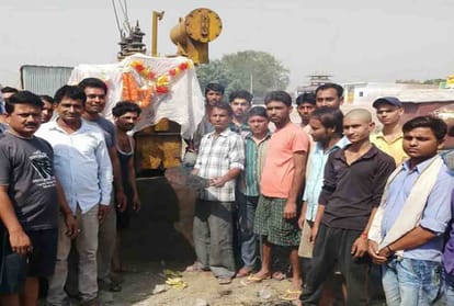 People protested against power department in Bhitargaon