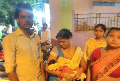 new born died due to carelessness of guards of queen mary hospital