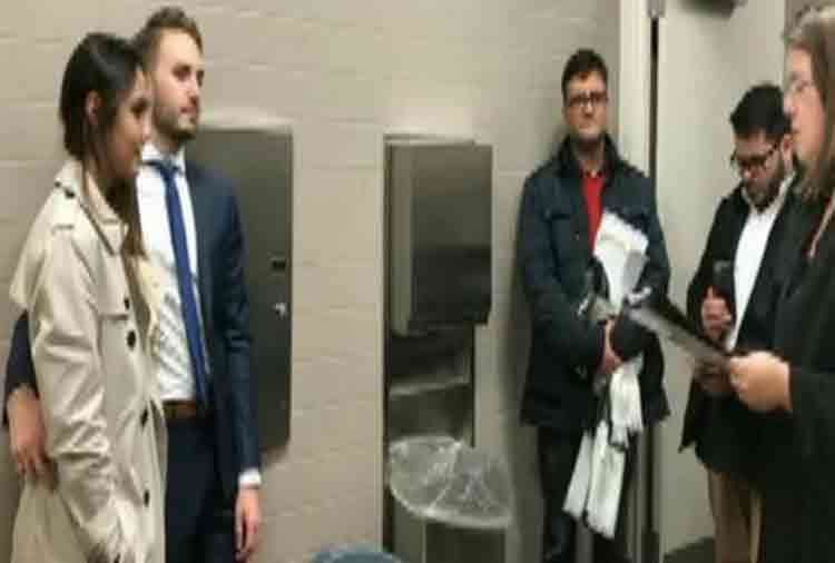 Couple Get Married In Toilet here is the truth