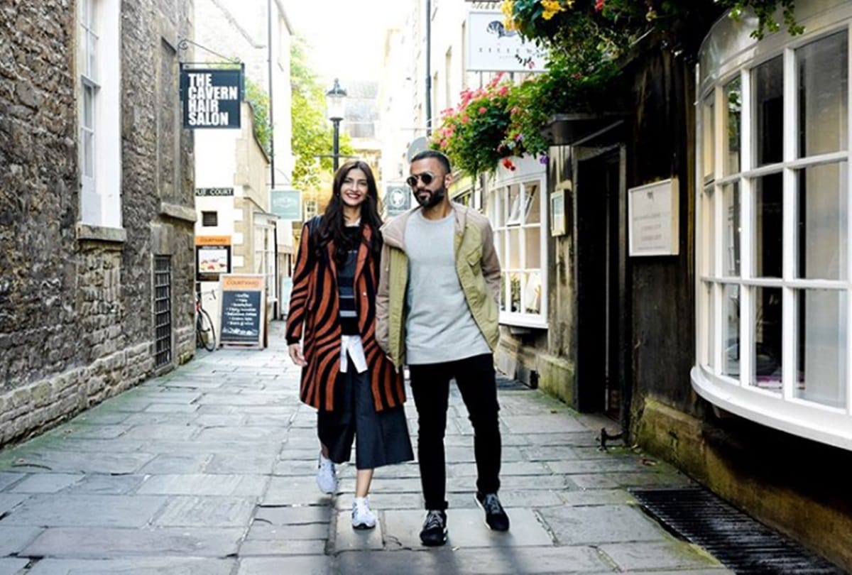 Sonam Kapoor and Anand Ahuja couple goals pic will amke your sunday